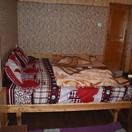 White House Kasol Hotel Exterior photo