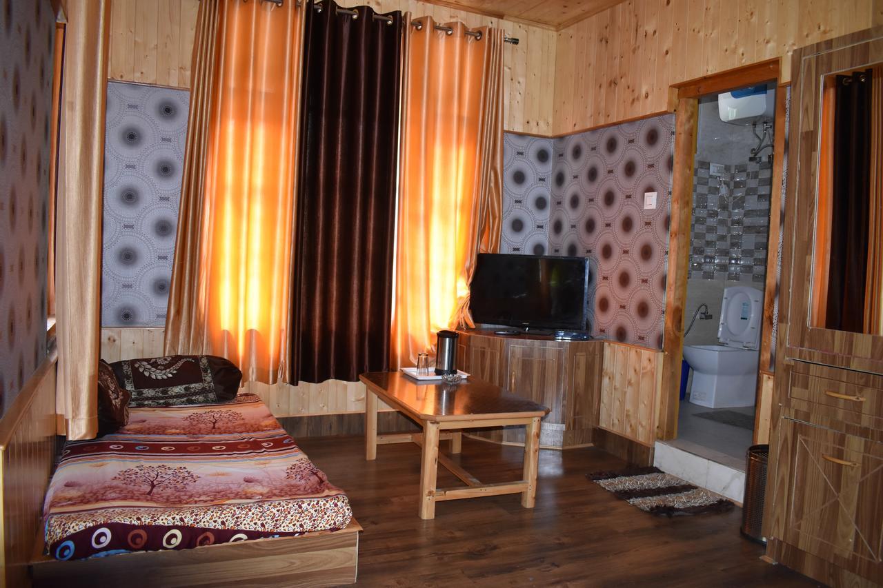 White House Kasol Hotel Exterior photo