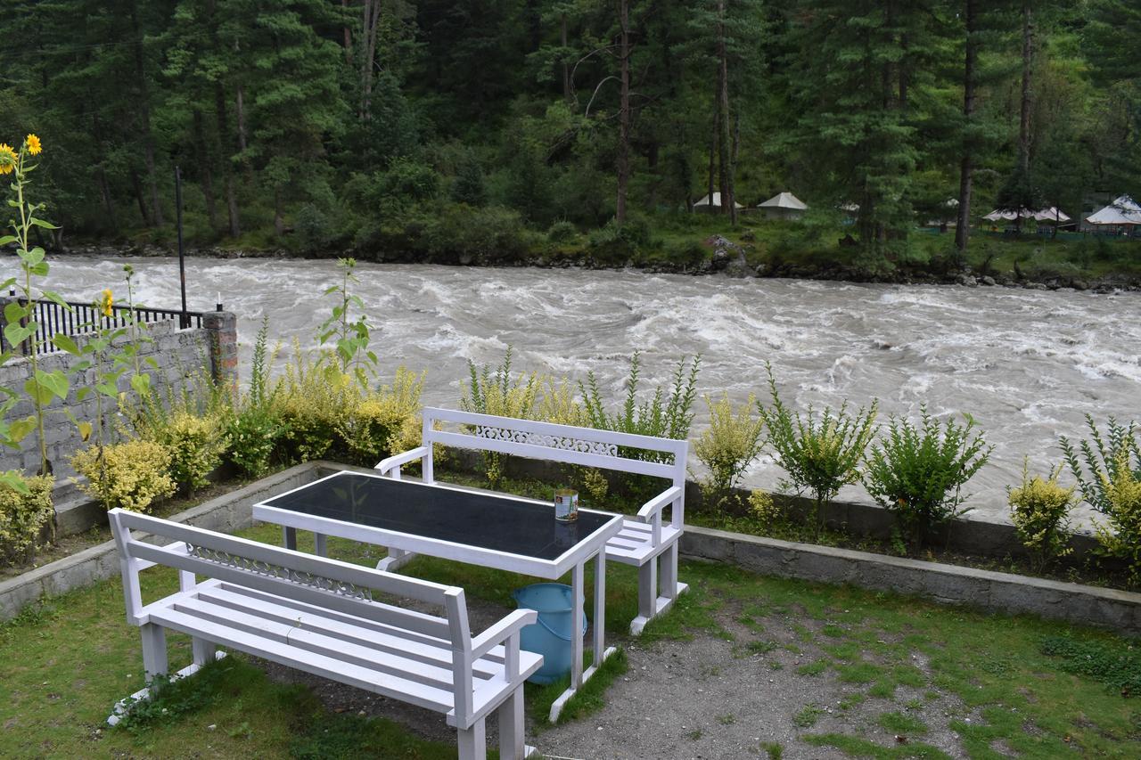 White House Kasol Hotel Exterior photo