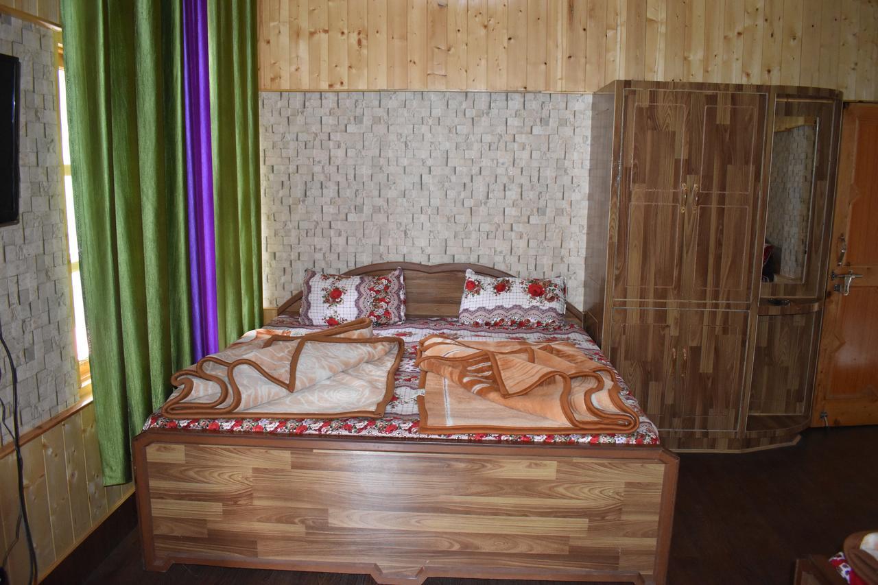 White House Kasol Hotel Exterior photo